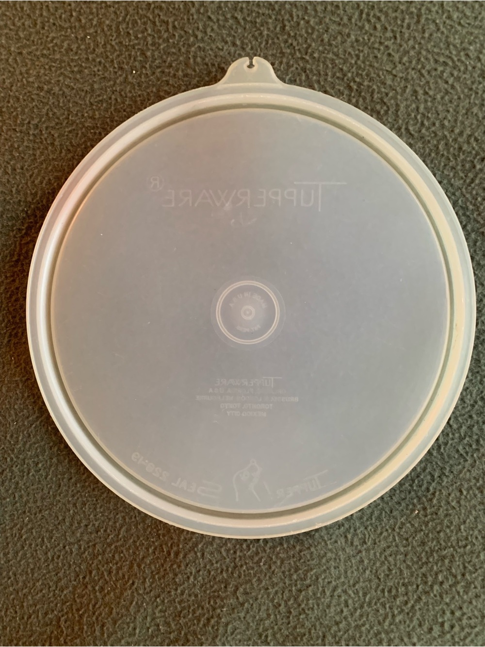 GUC Tupperware lids. 7 3/4” (229-27). 6 7/8” (228-19). - Picture 8 of 8